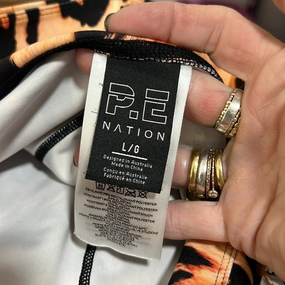 P.E. Nation Game Changer Leopard Print Legging Size Large - Picture 7 of 9